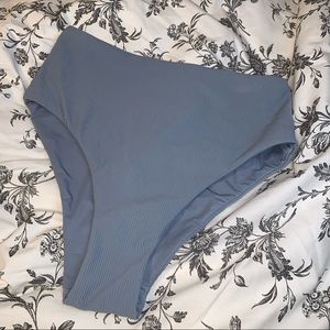✨NWOT LULULEMON BIKINI BOTTOMS